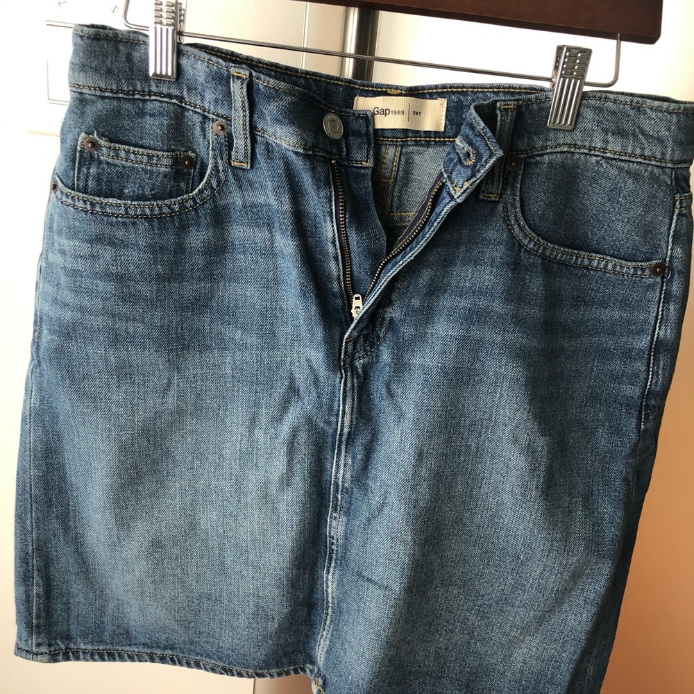 GAP denim skirt